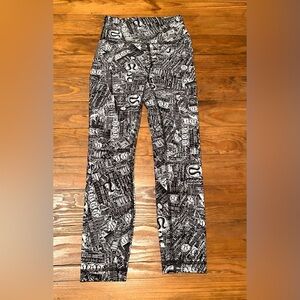 LuluLemon Black & White Logo Print women’s size 4